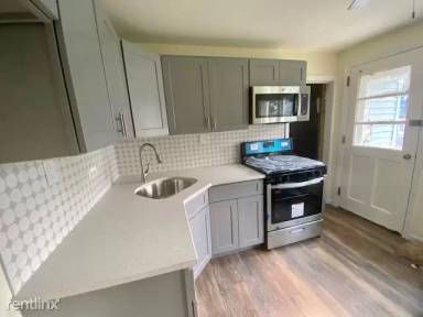 Main picture of 226 Woodlawn Cir