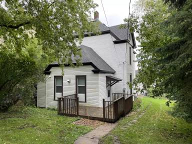 Main picture of 2205 W 4th St