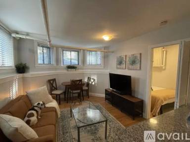 Main picture of 39 Glenville Ave