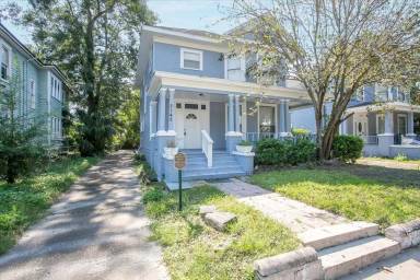Main picture of 2142 Park St