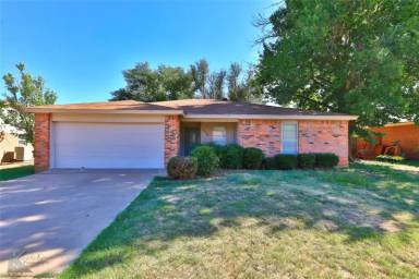 Main picture of 3058 Chimney Rock Rd