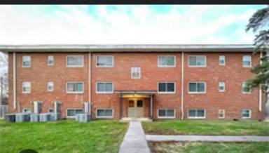 Main picture of 2904 S Pennsylvania St