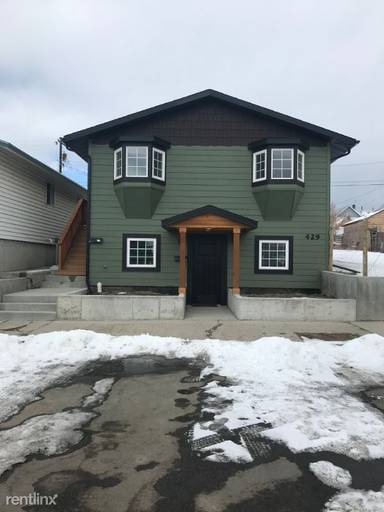 Main picture of 429 W Iron St