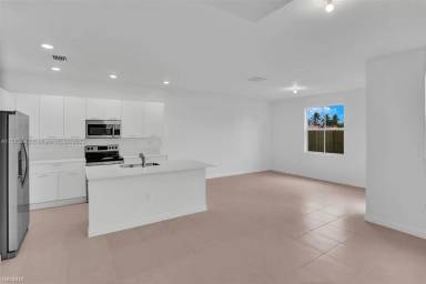 Main picture of 2411 NW 131st Cir