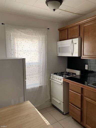 Main picture of 927 N Grandview Ave