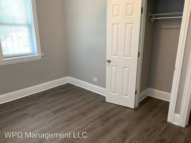 Main picture of 1332 W 82nd St