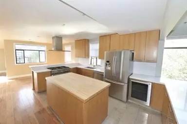 Main picture of 375 Valley St