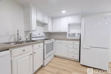 Main picture of 4665 S Brookwood Cir