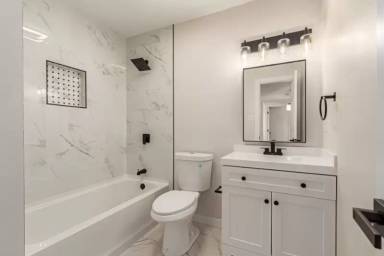 Main picture of 3420 N 60th Ave