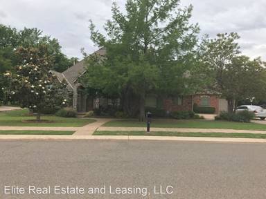 Main picture of 348 Heritage Green Rd