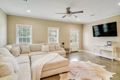 Main picture of 128 Madison Rd