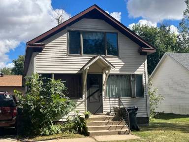Main picture of 602 8th St NE