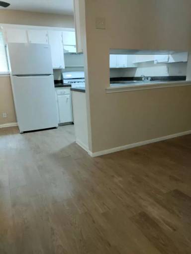 Main picture of 924 N Locust