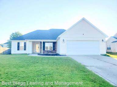 Main picture of 2001 Lioncoward Dr