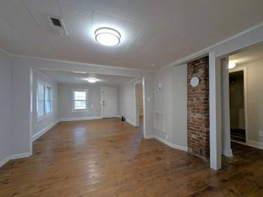 Main picture of 1017 England St NE