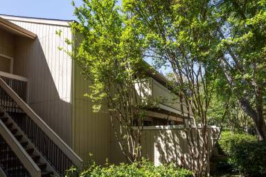 Main picture of 936 Kiely Blvd