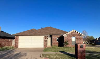Main picture of 16300 Seminole Dr