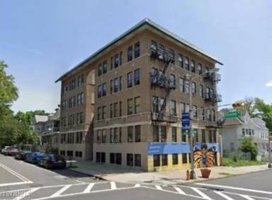 Main picture of 611 Clinton Ave
