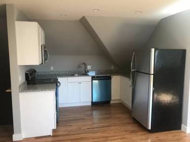 Main picture of 642 Moody St