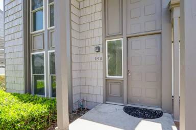Main picture of 998 Cartier Ln