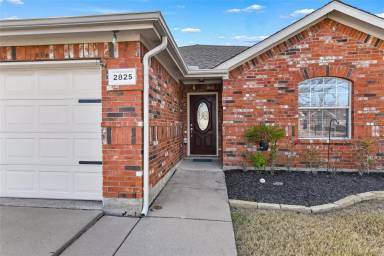 Main picture of 2825 Dawn Spring Dr