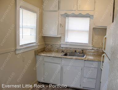Main picture of 110 W 15th St