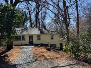 Main picture of 123 1/2 Barclay Rd