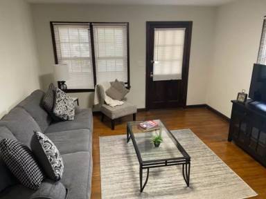 Main picture of 1312 W Jackson St