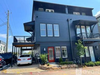 Main picture of 674 Exchange St SE