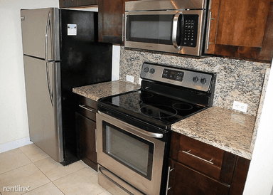 Main picture of 720 SW 111th Ave