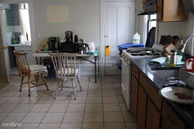 Main picture of 10 Saunders St