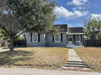 Main picture of 934 W Alice Ave