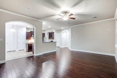 Main picture of 2452 Millbrook Loop