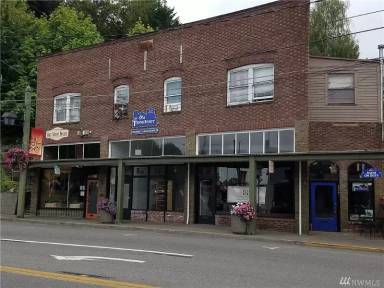 Main picture of 834 Bay St