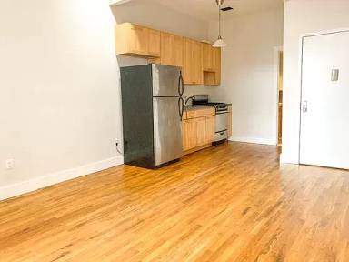Main picture of 160 Grove St