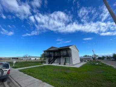 Main picture of 502 10th Ave W