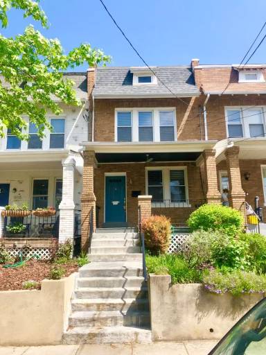 Main picture of 918 Evarts St NE