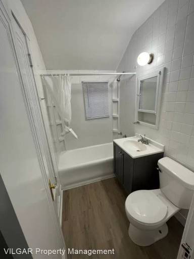 Main picture of 446 Ellsworth St