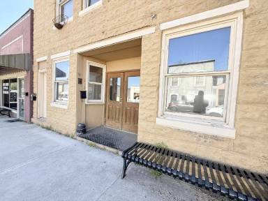 Main picture of 110 S Smith St