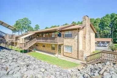 Main picture of 125 Carl Dr
