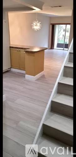 Main picture of 140 NW 87th Ave