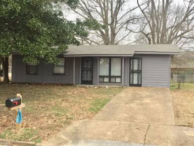 Main picture of 4659 Honeysuckle Ln