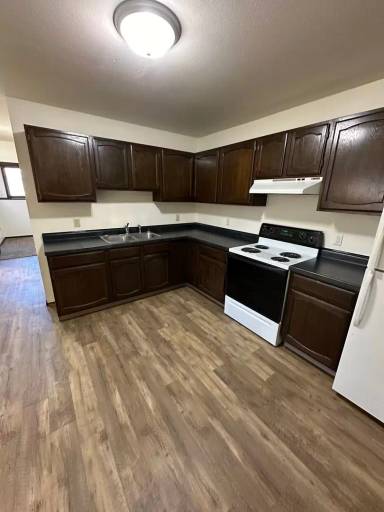 Main picture of 1801 Continental Dr