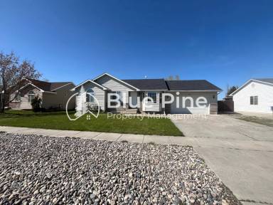 Main picture of 3829 E Lorna Ave