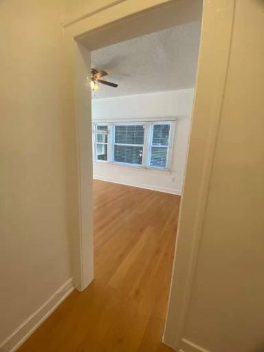 Main picture of 2858 Leeward Ave