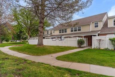 Main picture of 281 W Pheasantbrook Dr