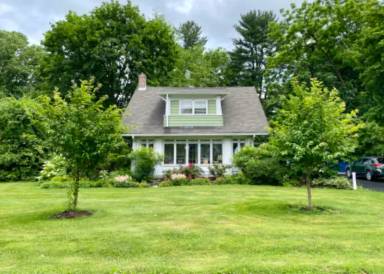 Main picture of 253 Fisher Pl