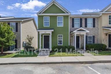 Main picture of 1015 Micah Trce