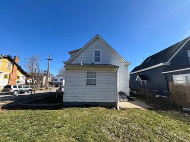 Main picture of 6023 Lantana Ave