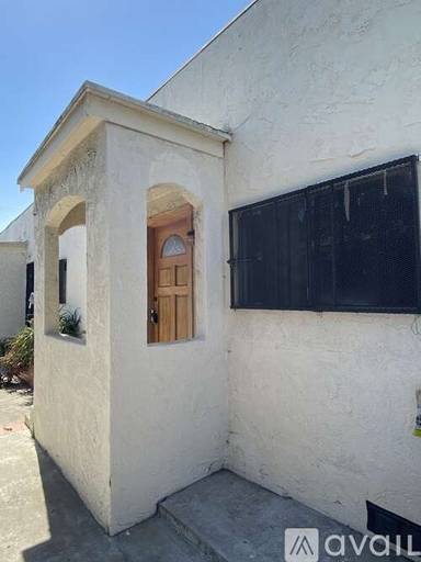 Main picture of 9208 1/2 Graham Ave